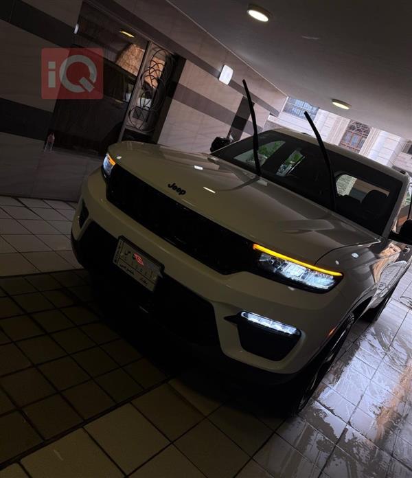 جيب جراند شيروكي 2022 للبيع في العراق - بغداد